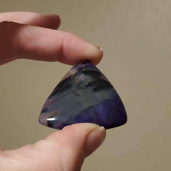 New Black Dragon Veins Agate Triangle Pendant. - Picture 6 of 8